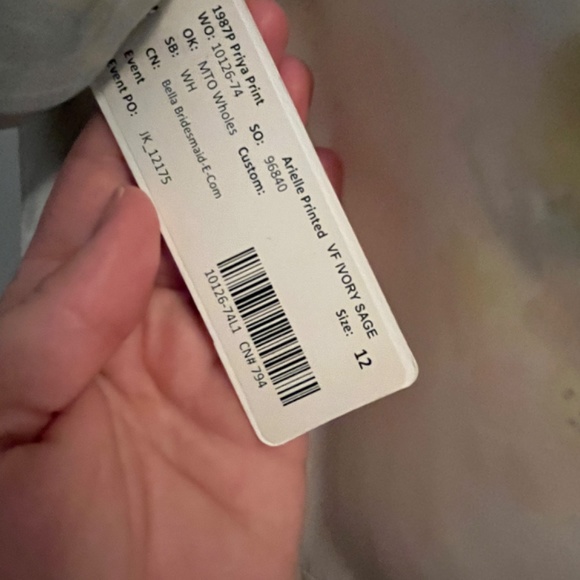 Jenny Yoo Priya Print Dress in Vintage Floral Ivory Sage - Picture 5 of 5